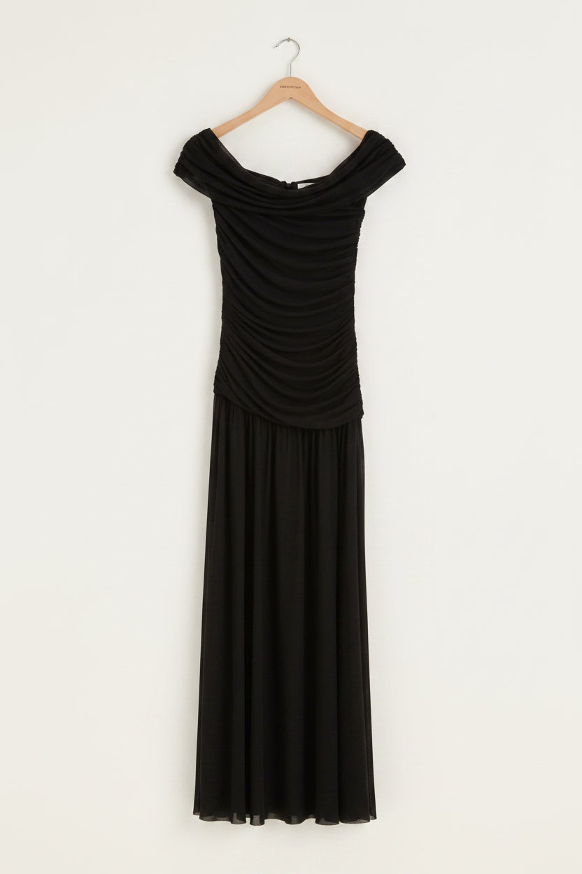 Clara | Vestido largo de malla con hombros descubiertos